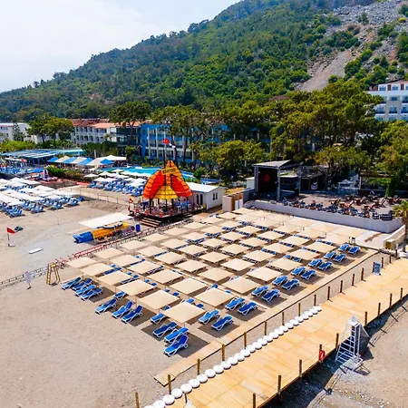 Rios מלון בלדיבי